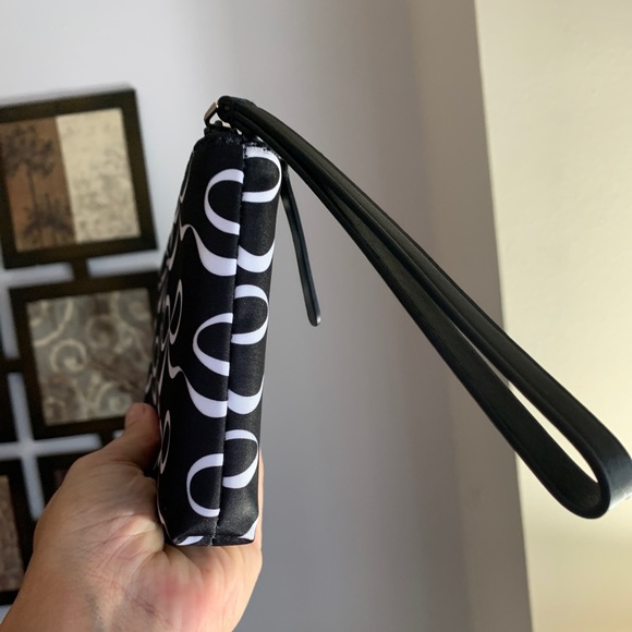 Authentic Kate Spade nylon/leather 2 zip wristlet - Picture 7 of 9